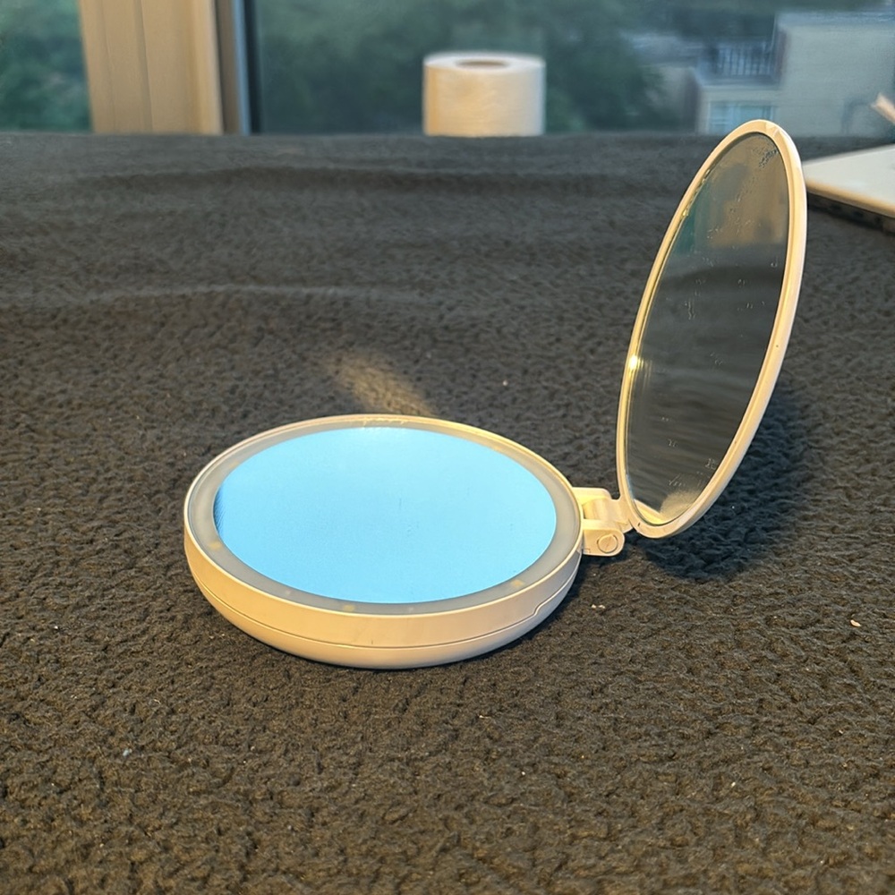 GloTech Compact Mirror - Picture 2 of 5